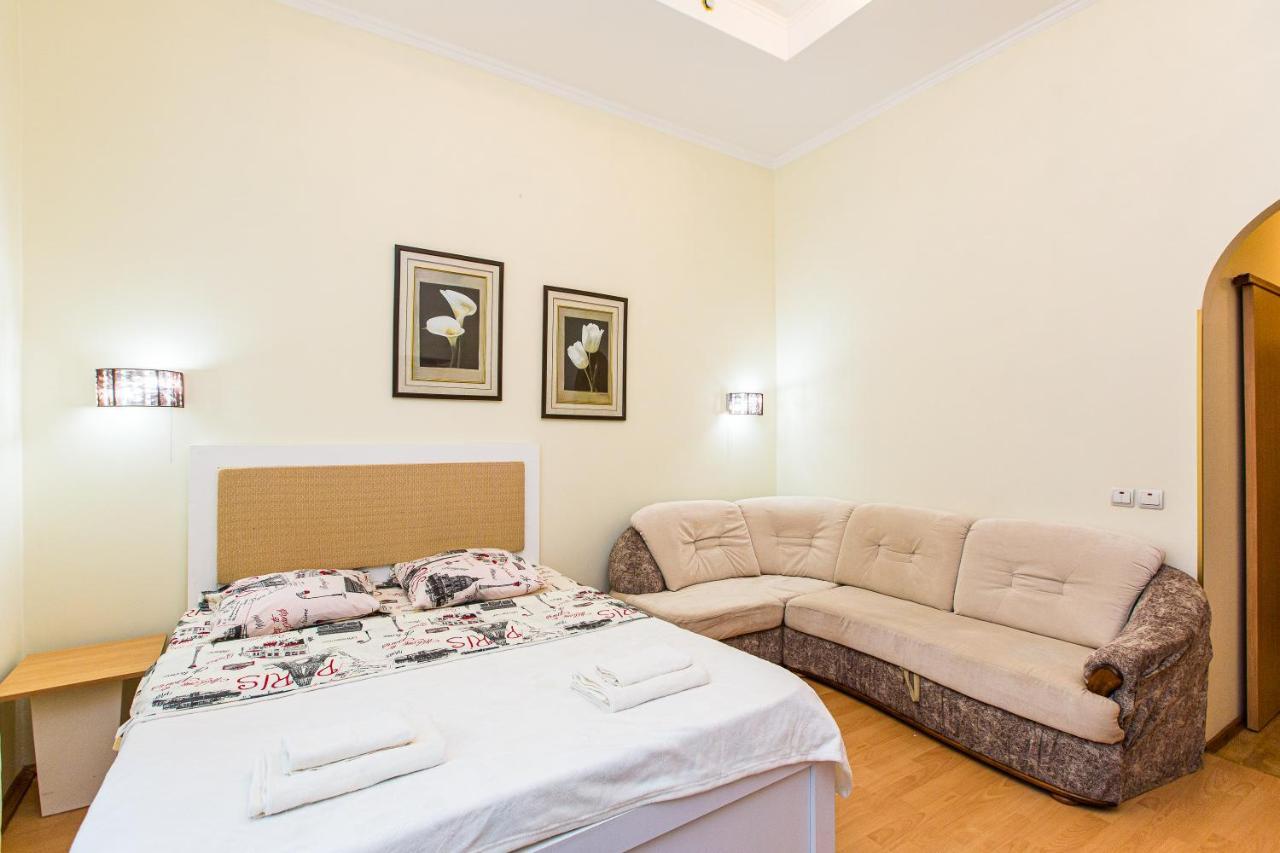 біля дзиги сучасна на вулиці вірменській 35 Apartment *