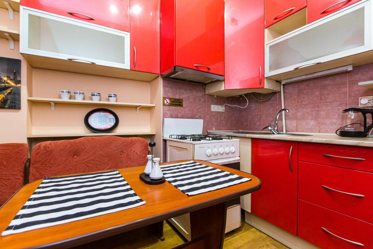 біля дзиги сучасна на вулиці вірменській 35 Apartment