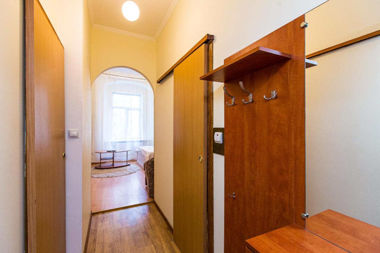біля дзиги сучасна на вулиці вірменській 35 Apartment