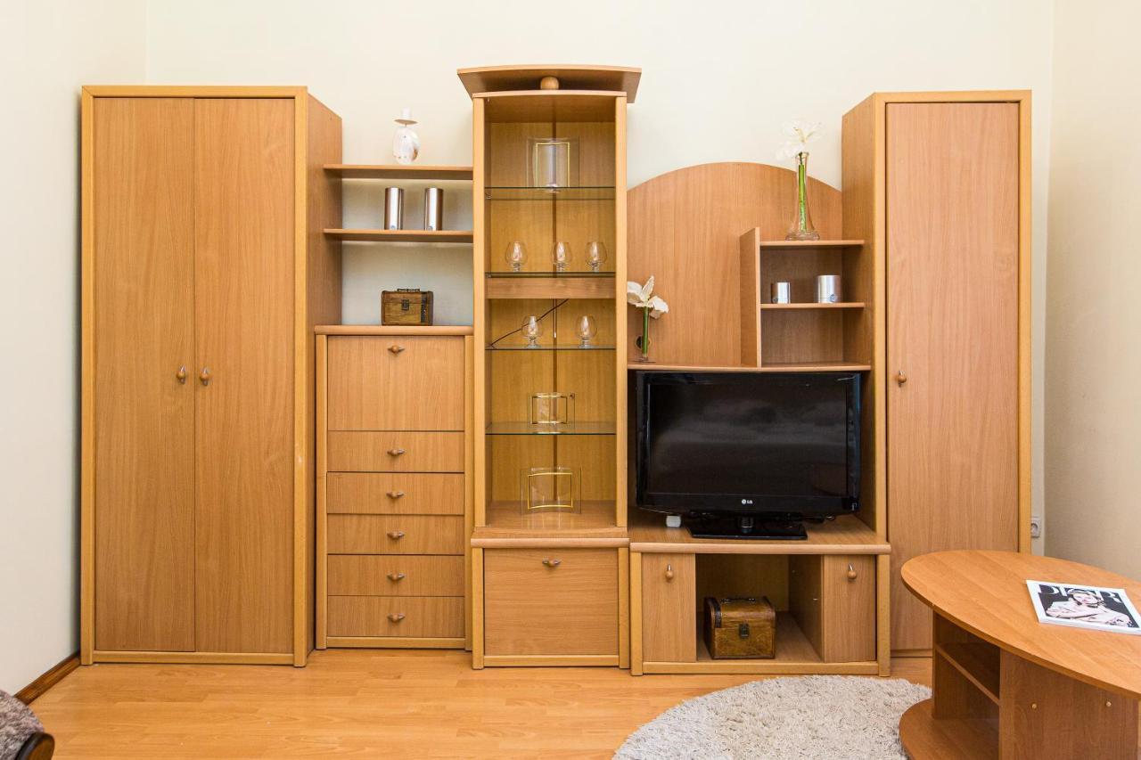 біля дзиги сучасна на вулиці вірменській 35 Apartment